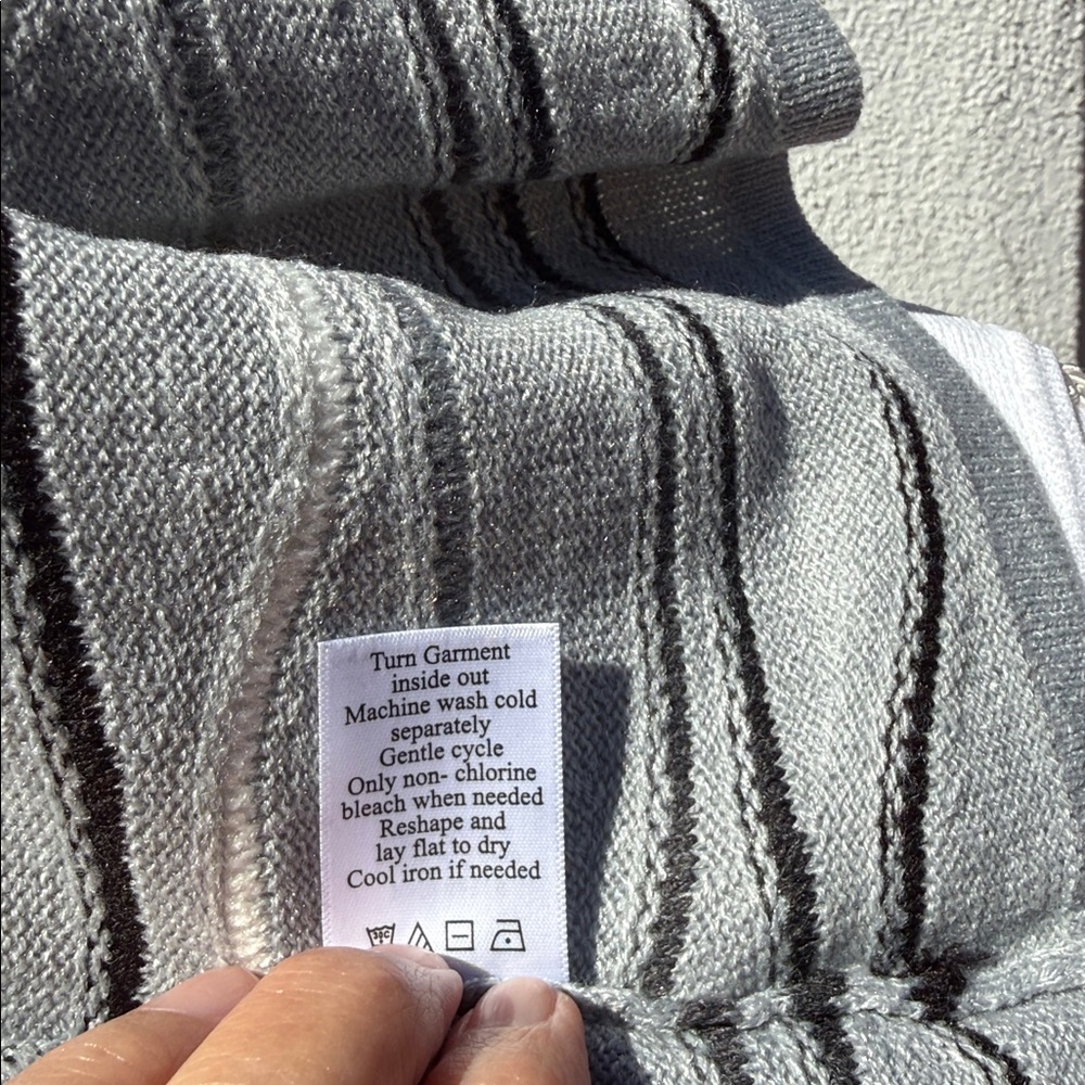 Coldwater Creek Gray and Black Wavy Stripe Cardigan - Picture 6 of 7